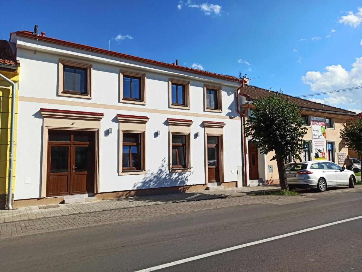 Shiny Star Apartman Spišská Nová Ves Dış mekan fotoğraf